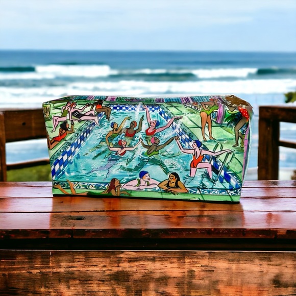 Estée Lauder Limited Edition Cosmetic/Travel Bag - Picture 1 of 10